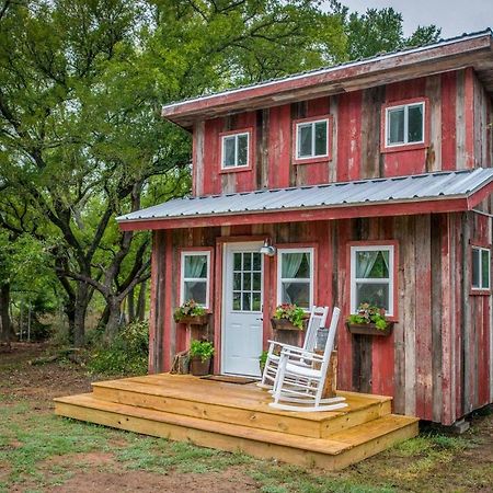 Cozy Cabin Little Red Hen 12 Min To Magnolia Waco Exterior foto