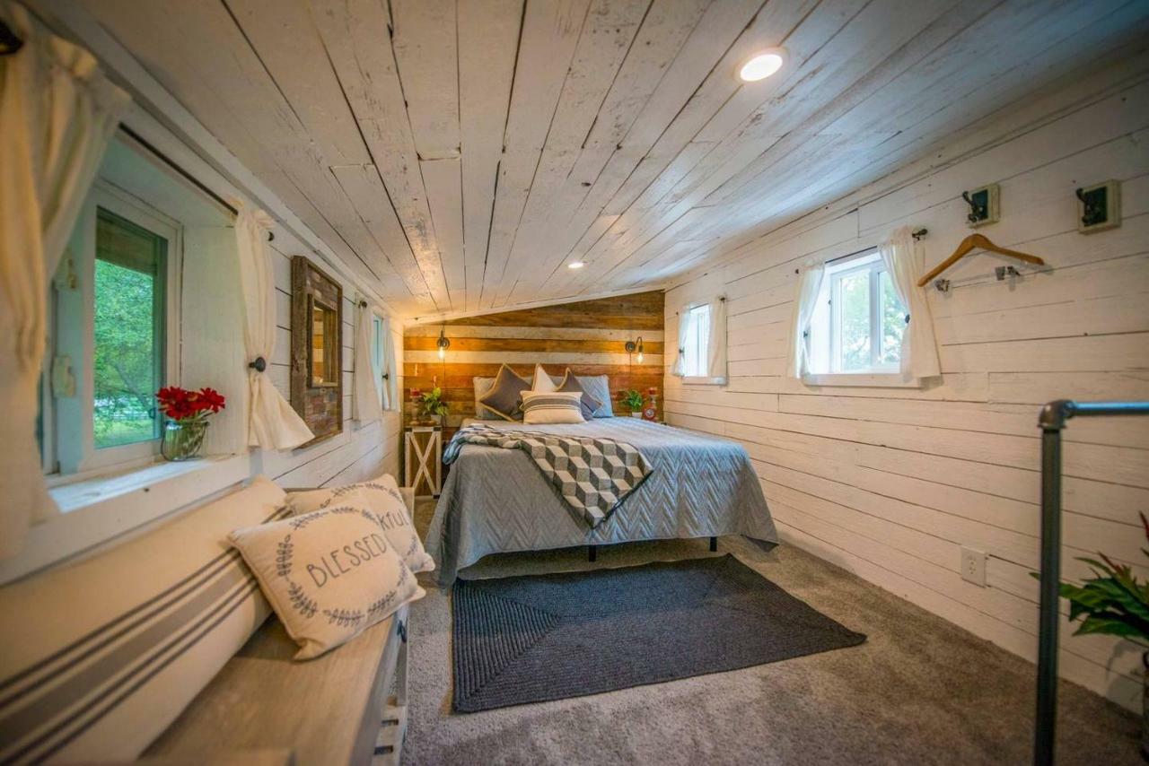 Cozy Cabin Little Red Hen 12 Min To Magnolia Waco Exterior foto