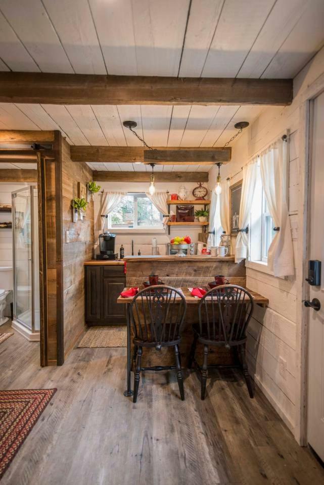 Cozy Cabin Little Red Hen 12 Min To Magnolia Waco Exterior foto
